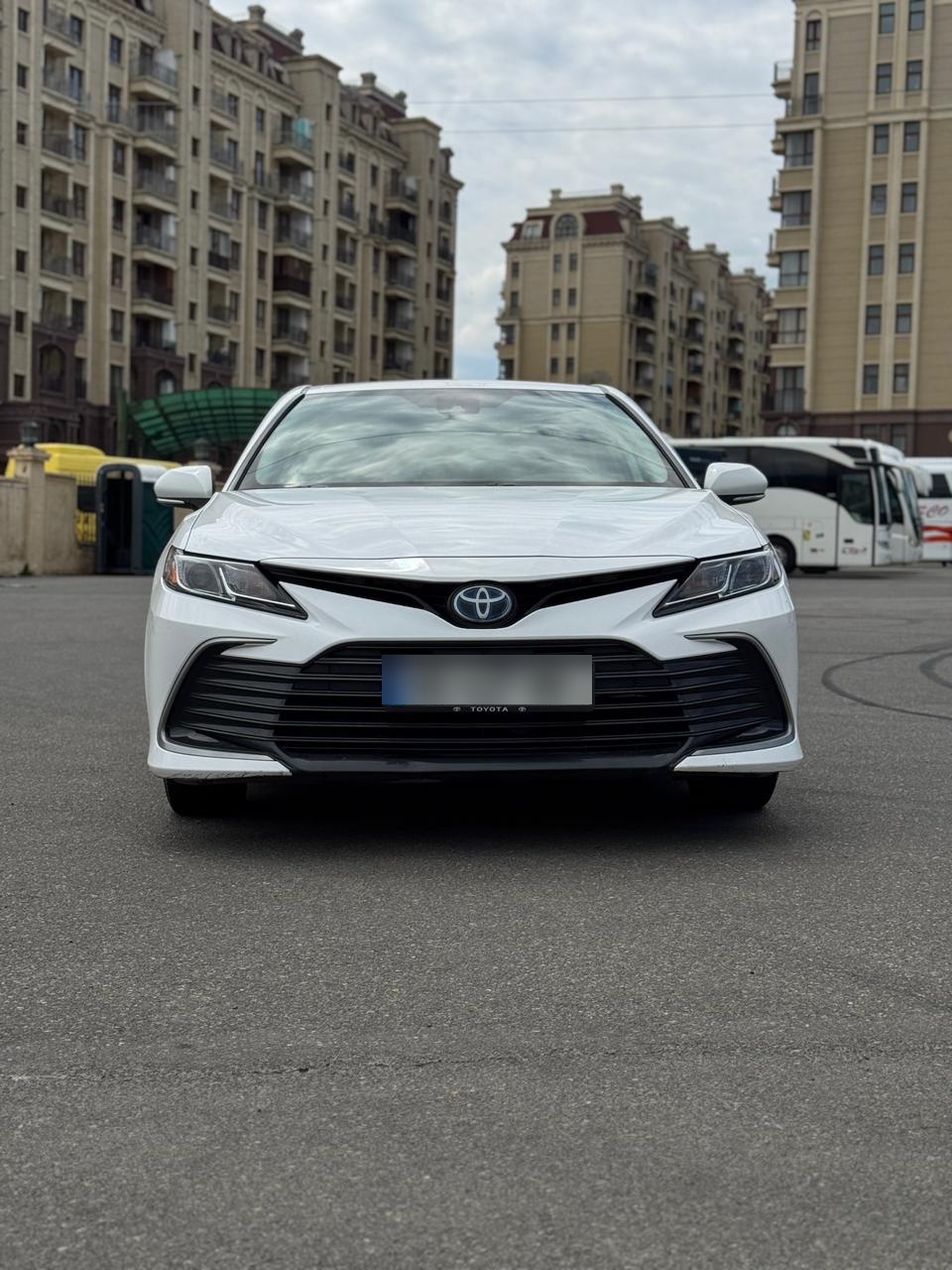 Toyota Camry - фото 2