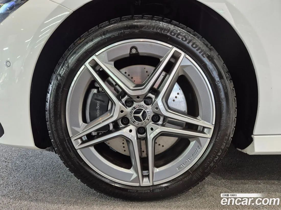 Mercedes-Benz CLA 35 AMG 2025 — миниатюра 5