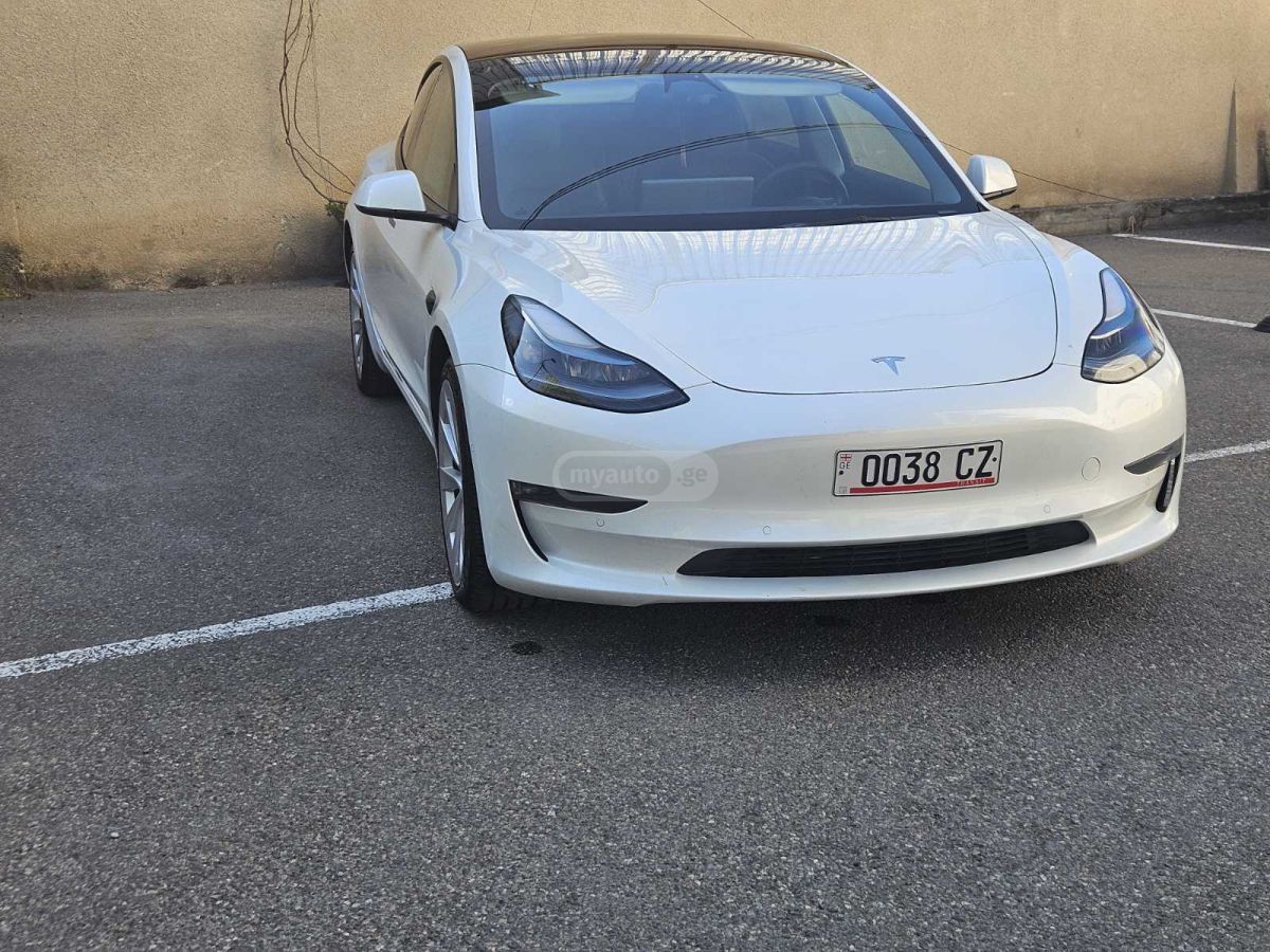 Tesla Model 3 - фото 2