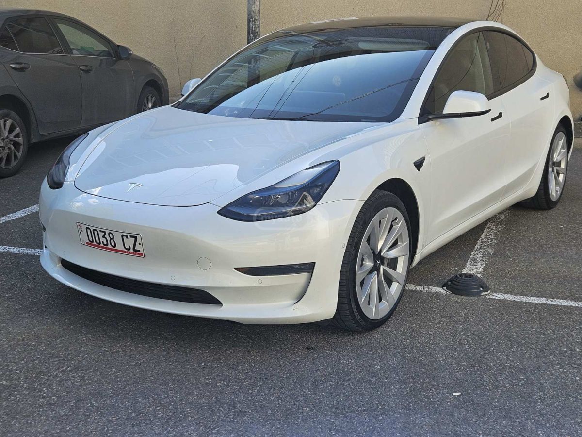 Tesla Model 3 - фото 5
