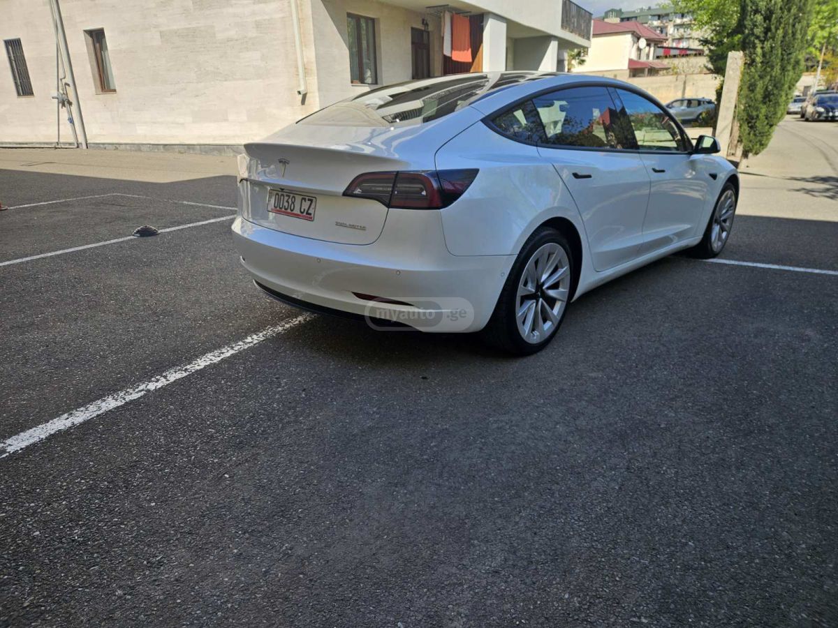 Tesla Model 3 - фото 6