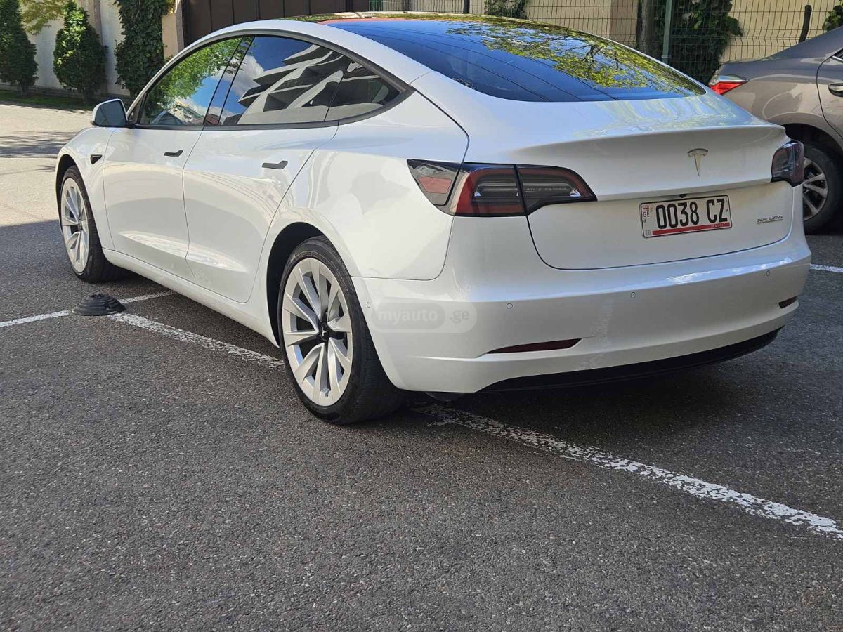 Tesla Model 3 - фото 7