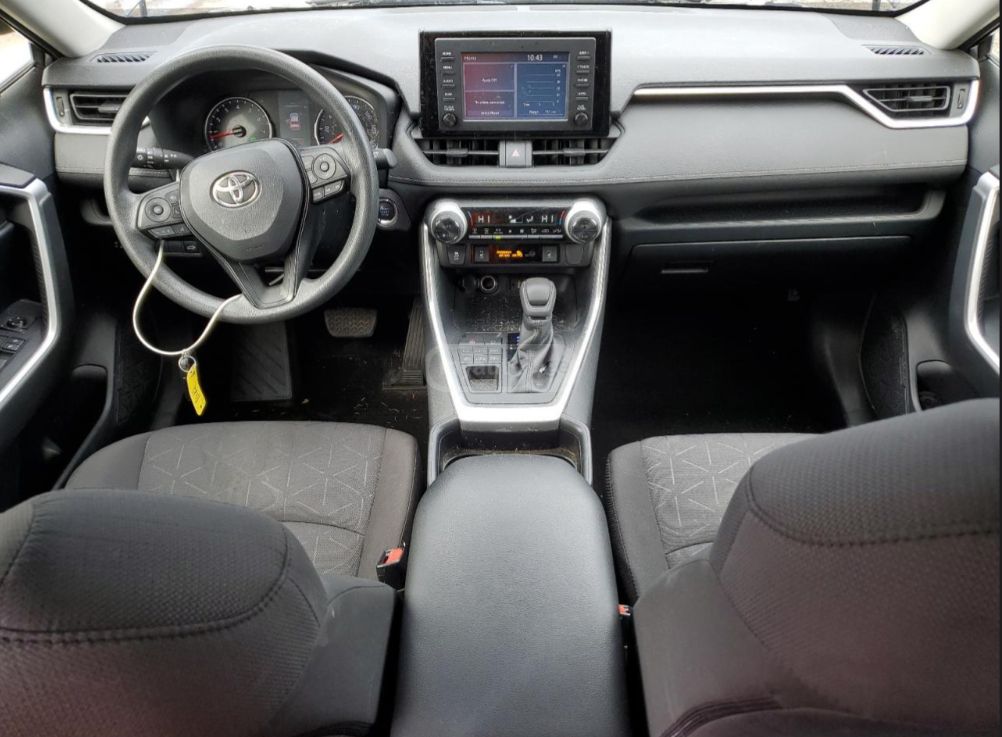 Toyota RAV 4 - фото 4