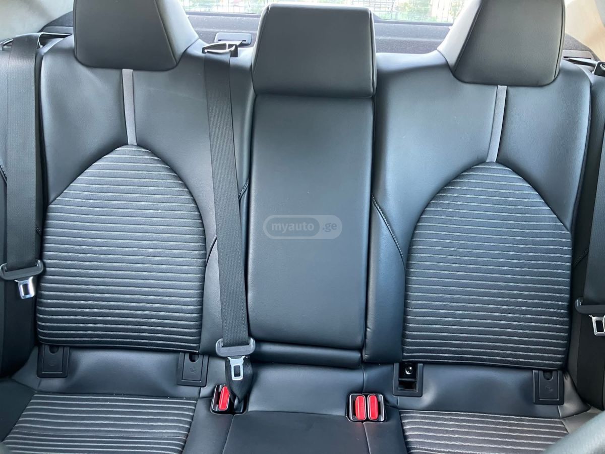 Toyota Camry - фото 10