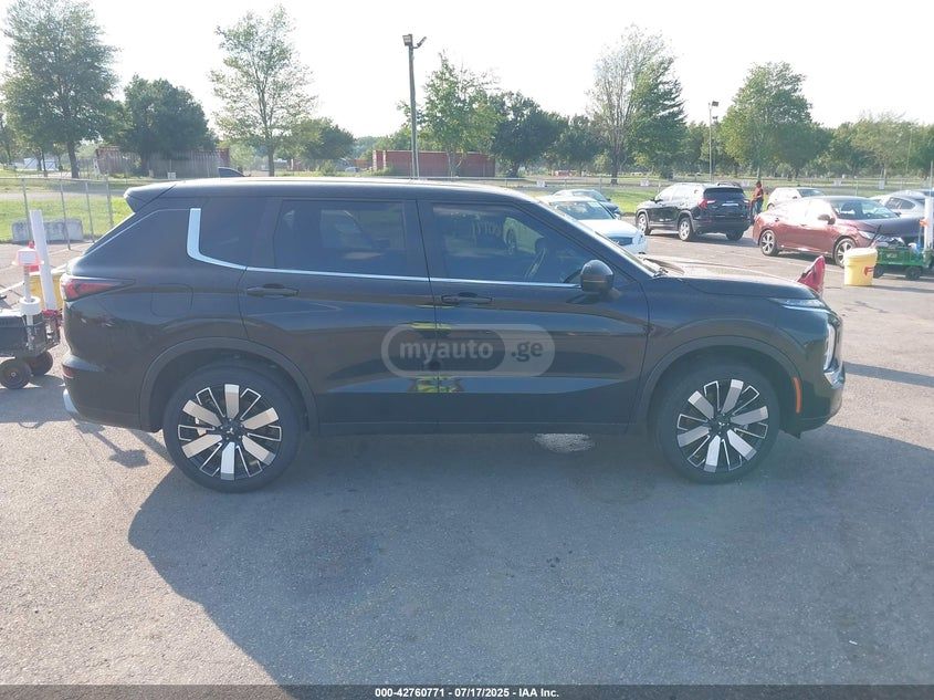 Mitsubishi Outlander 2025 — миниатюра 11