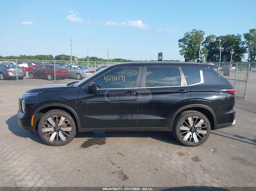 Mitsubishi Outlander 2025 — миниатюра 12