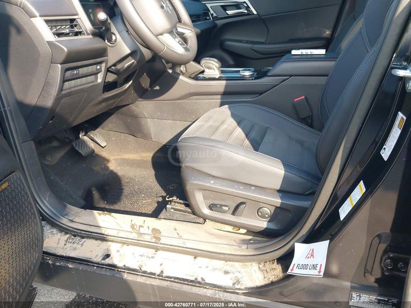 Mitsubishi Outlander 2025 — миниатюра 6