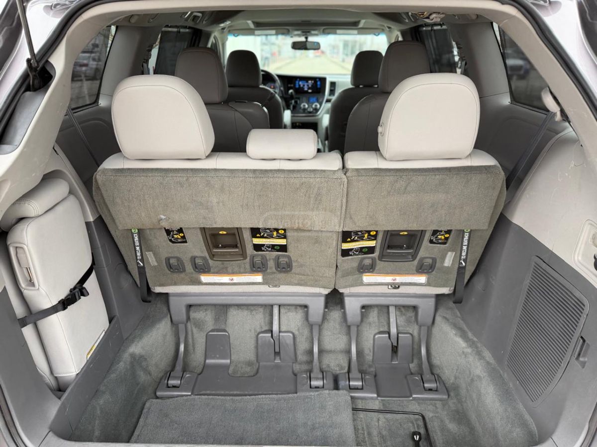 Toyota Sienna - фото 10