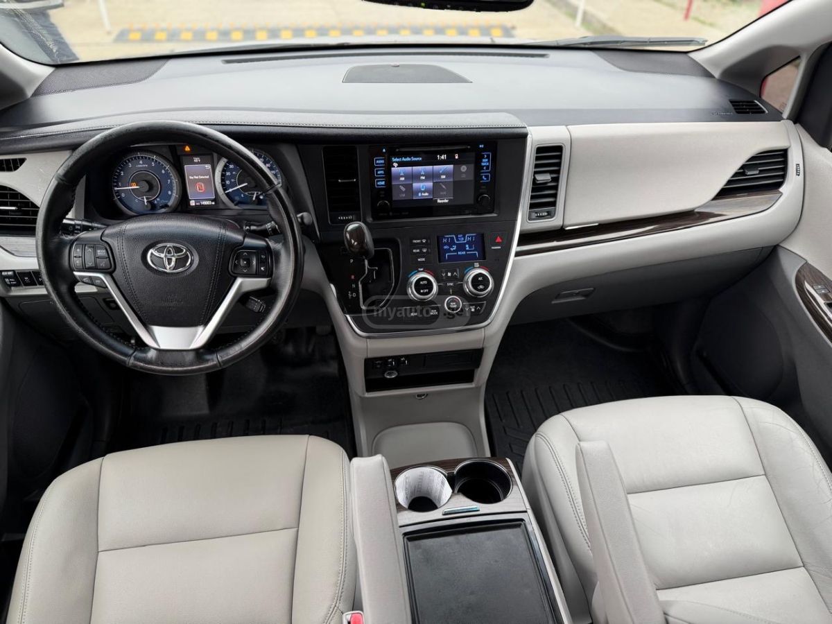 Toyota Sienna - фото 9