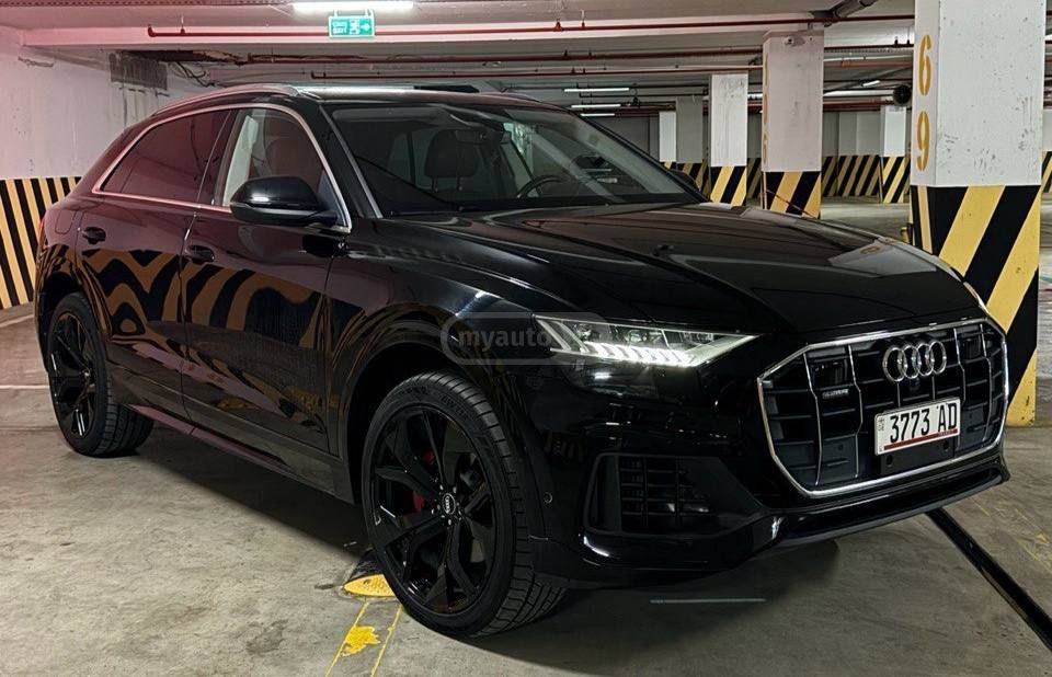 Audi Q8 - фото 1