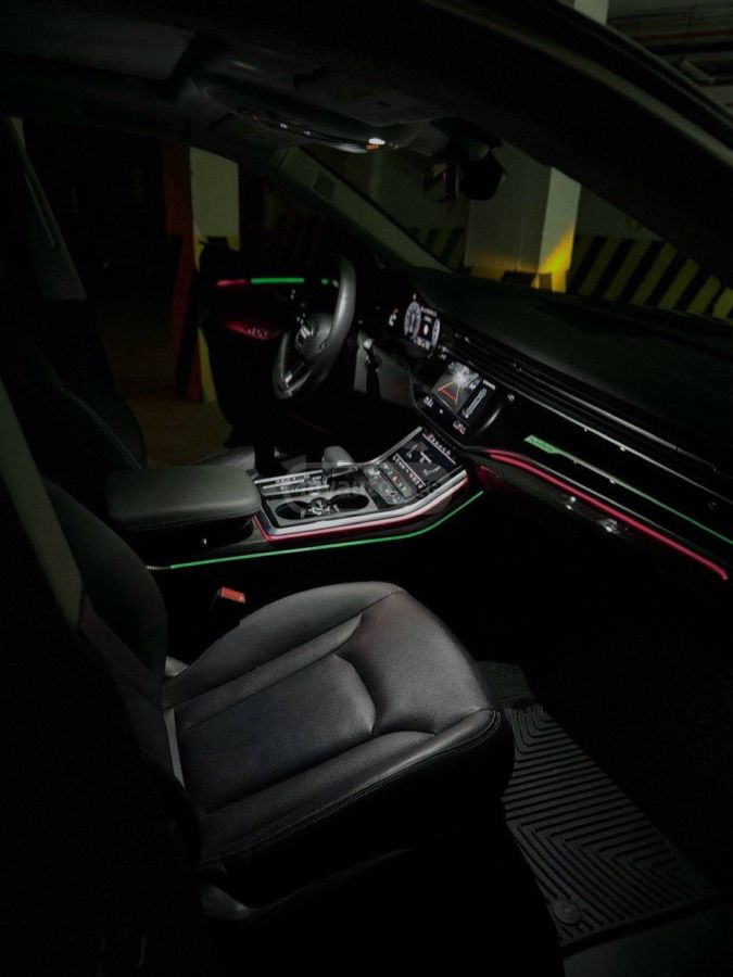 Audi Q8 - фото 10