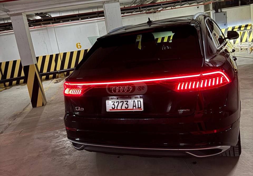 Audi Q8 - фото 4