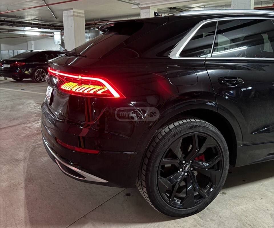 Audi Q8 - фото 6
