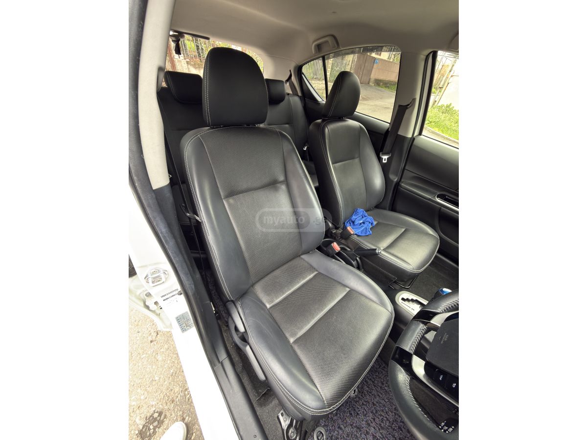 Toyota Aqua - фото 9