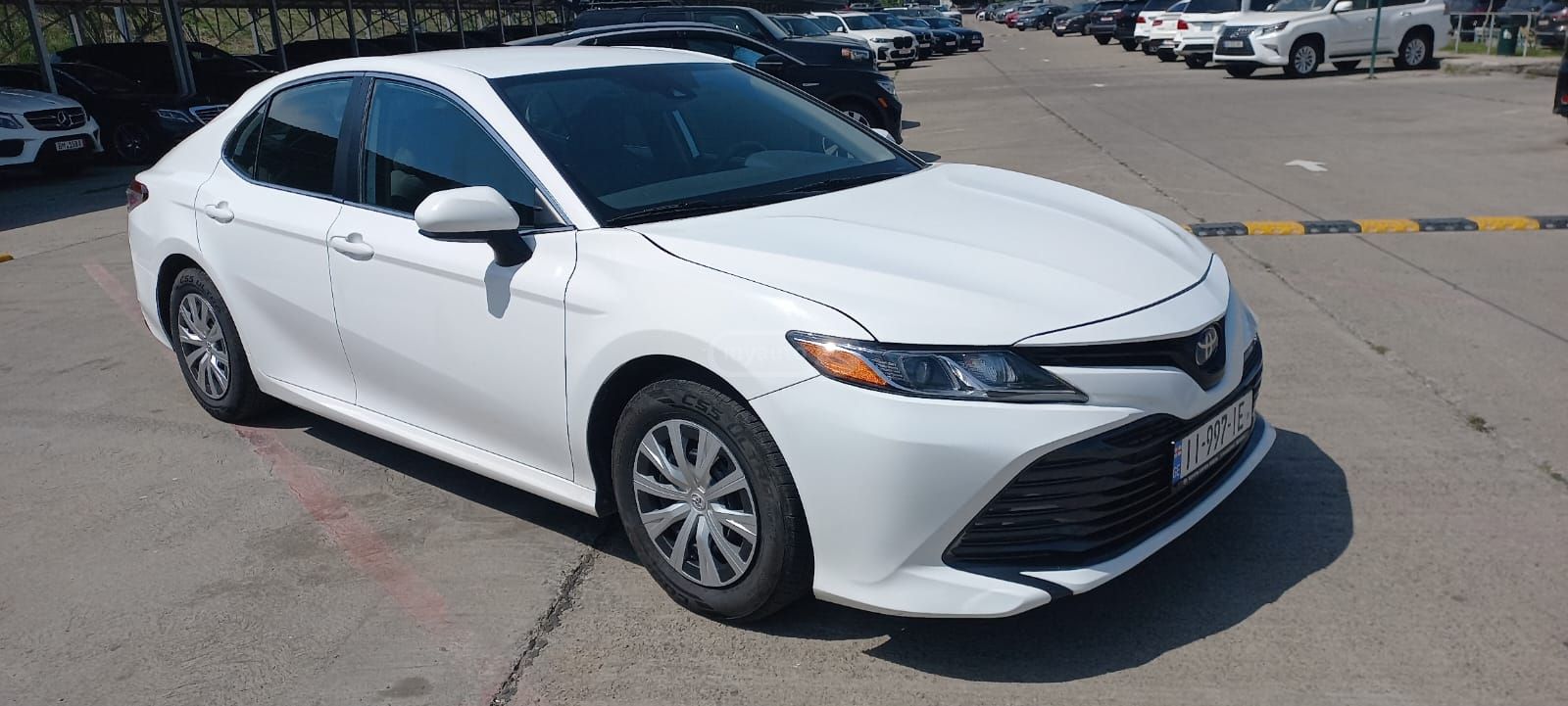 Toyota Camry - фото 3