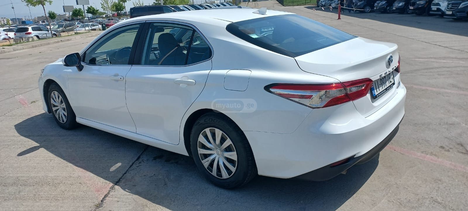 Toyota Camry - фото 4