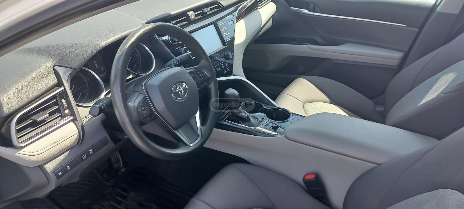 Toyota Camry - фото 7