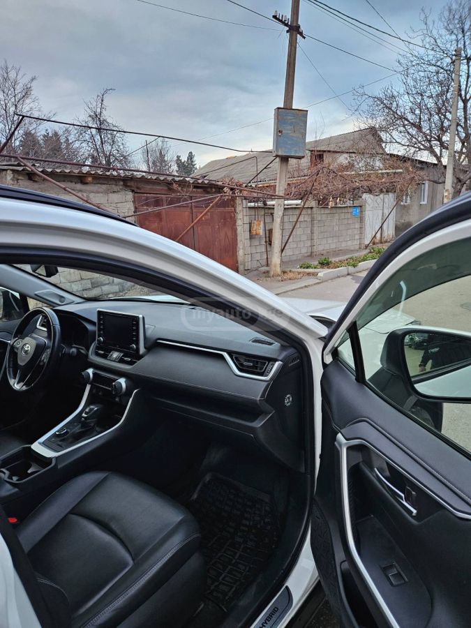 Toyota RAV 4 - фото 10