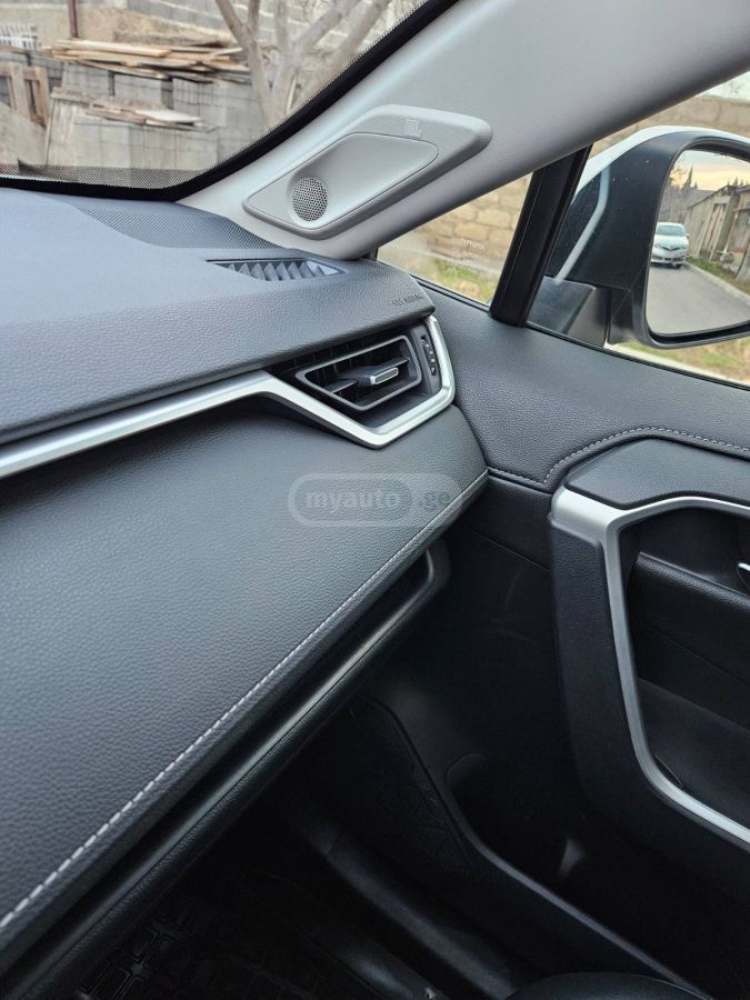 Toyota RAV 4 - фото 12