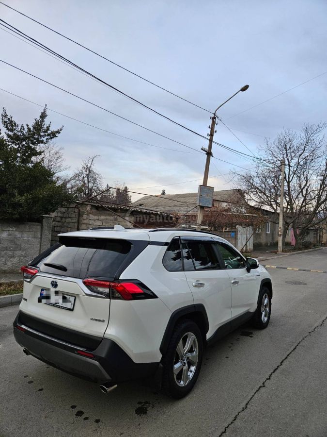 Toyota RAV 4 - фото 3