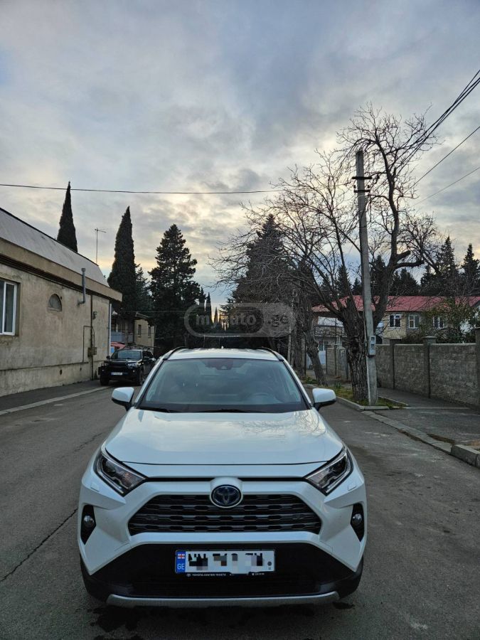 Toyota RAV 4 - фото 4