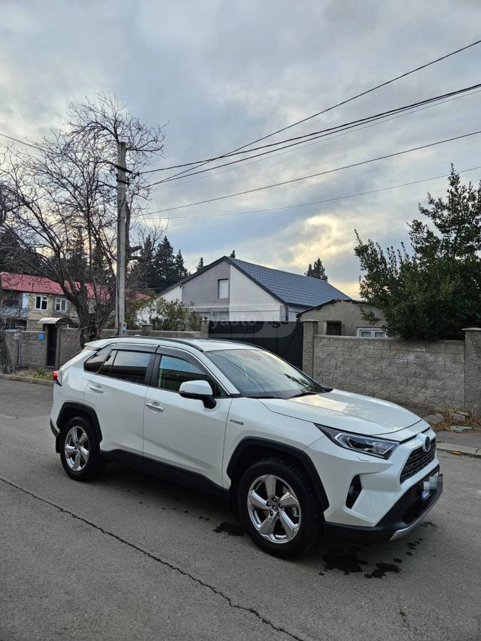 Toyota RAV 4 - фото 5
