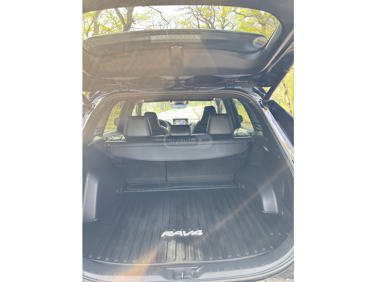Toyota RAV 4 - фото 3