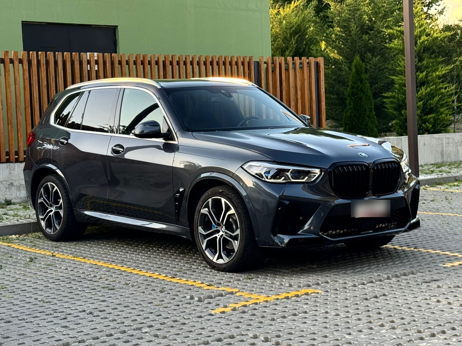 BMW X5 - фото 1
