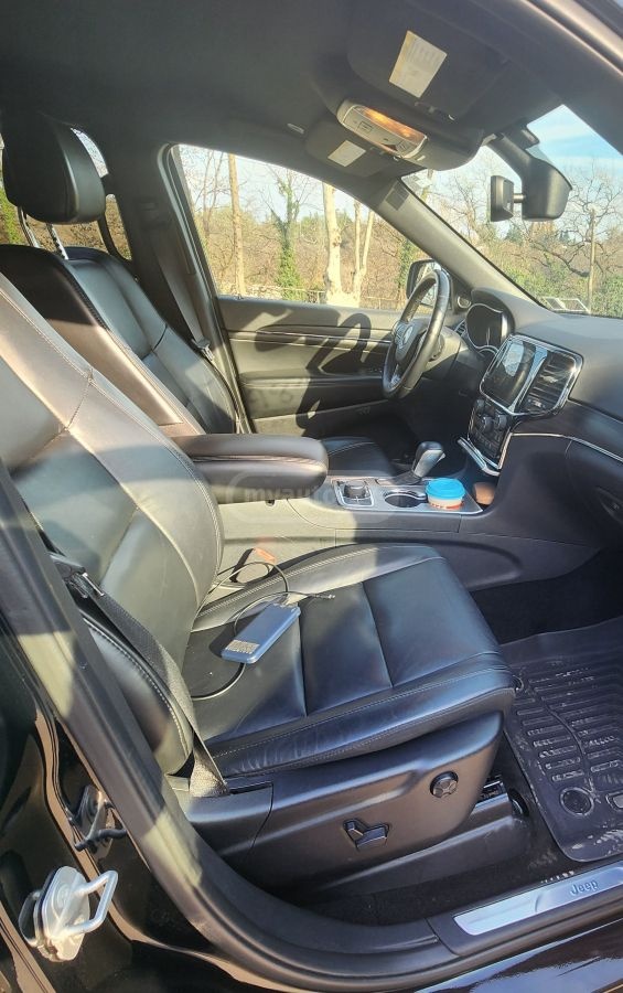 Jeep Grand Cherokee - фото 8