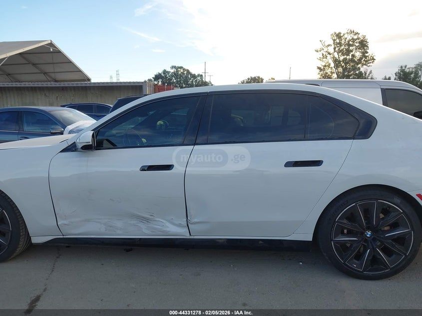 BMW 740 2024 — миниатюра 13