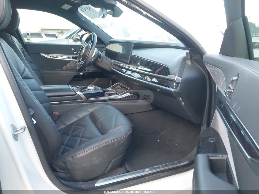 BMW 740 2024 — миниатюра 5