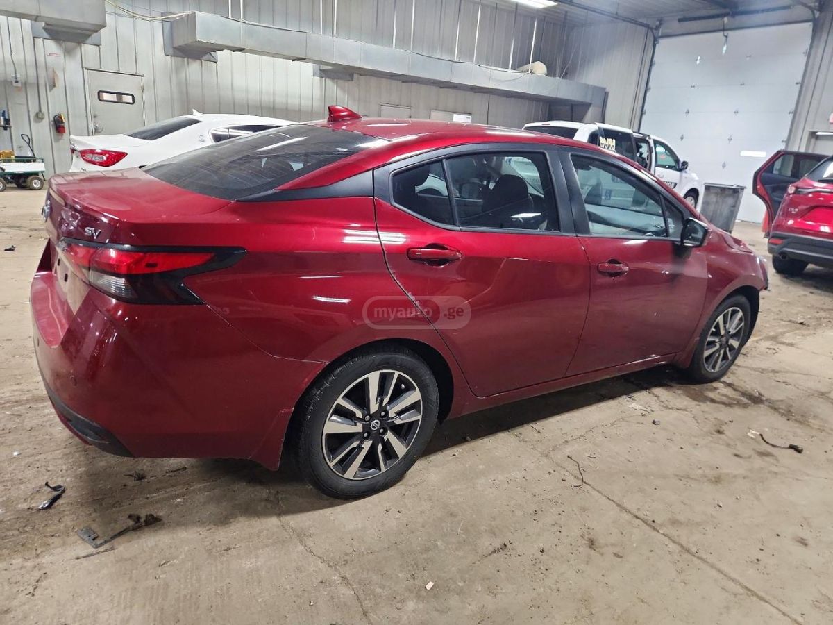 Nissan Versa - фото 5