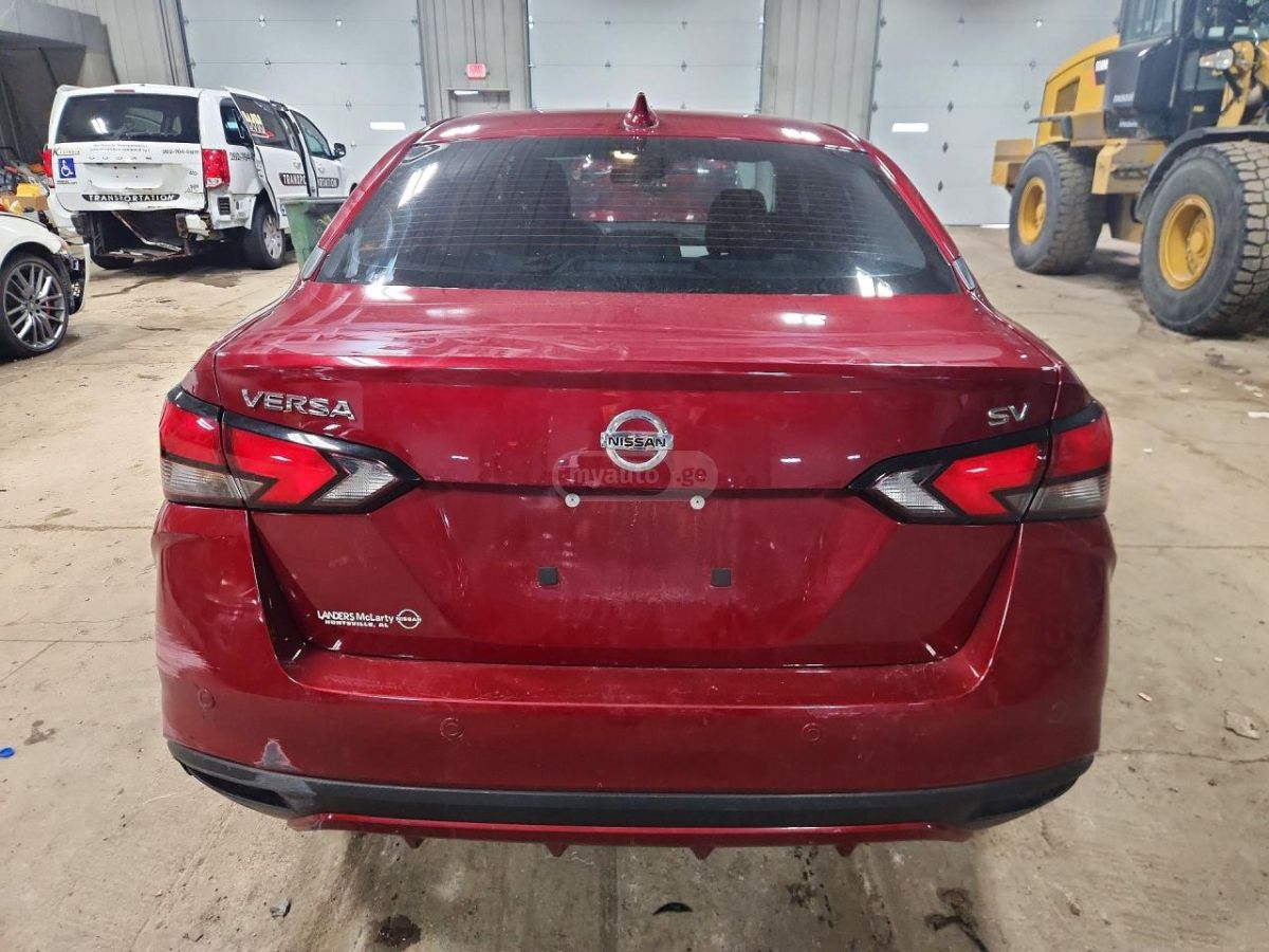 Nissan Versa - фото 6