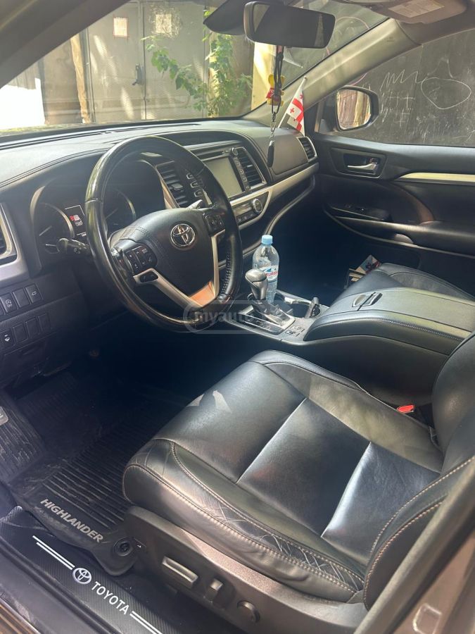 Toyota Highlander - фото 6