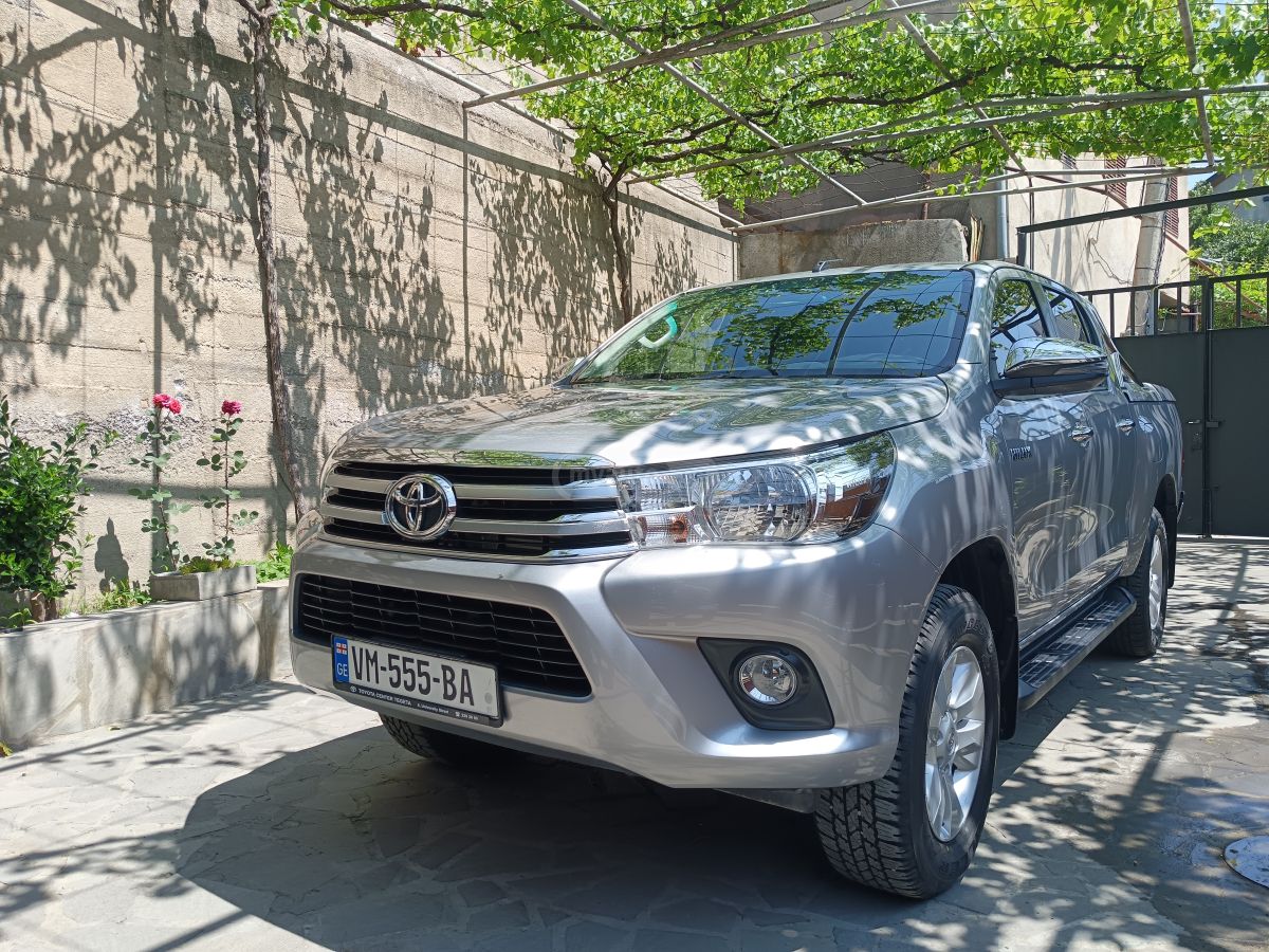 Toyota Hilux 2020 — миниатюра 1