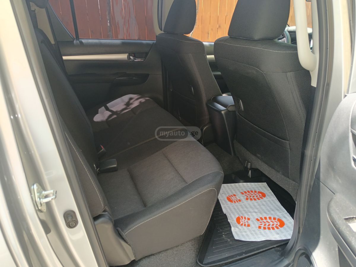 Toyota Hilux 2020 — миниатюра 7