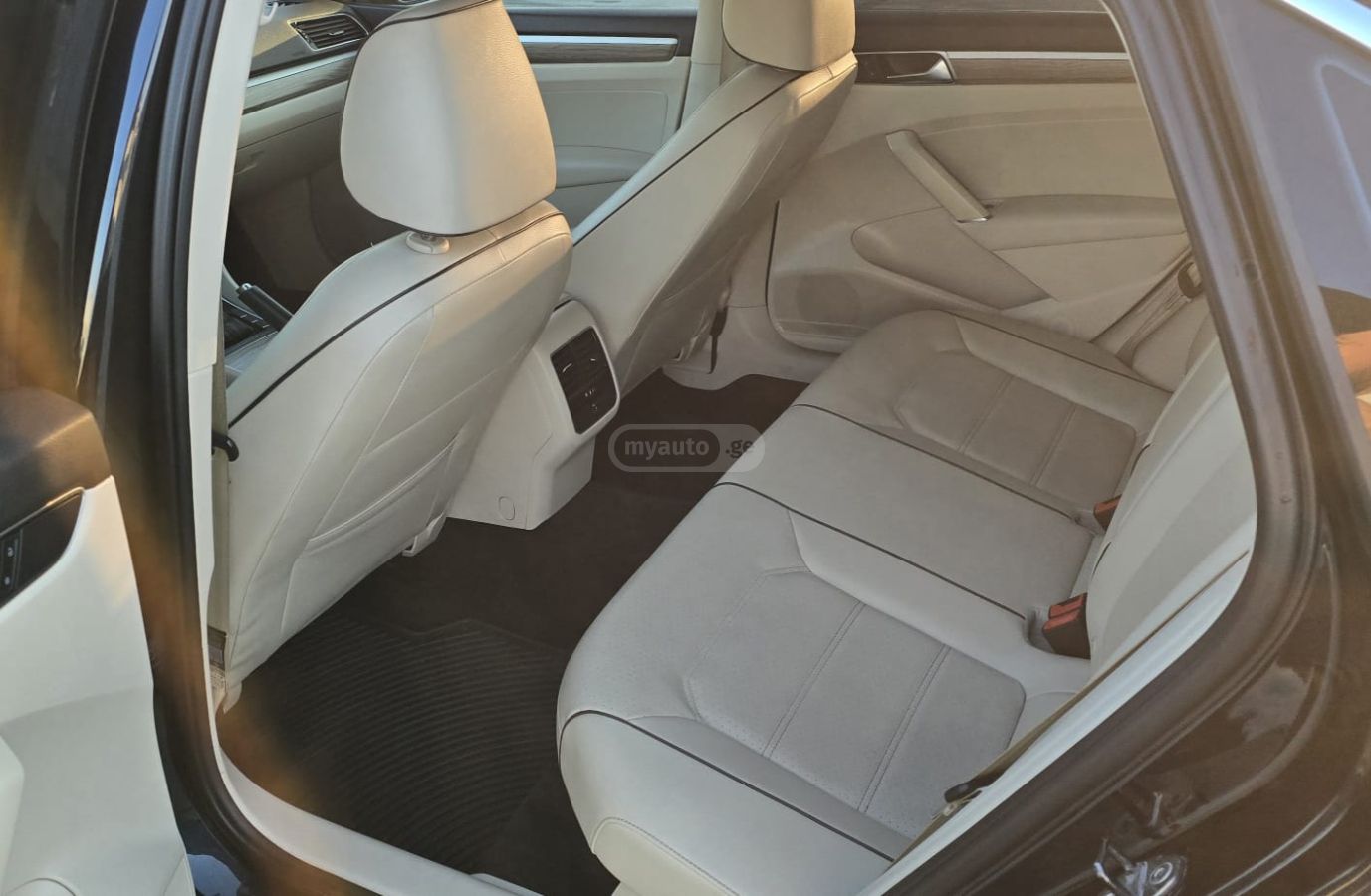 Volkswagen Passat - фото 10