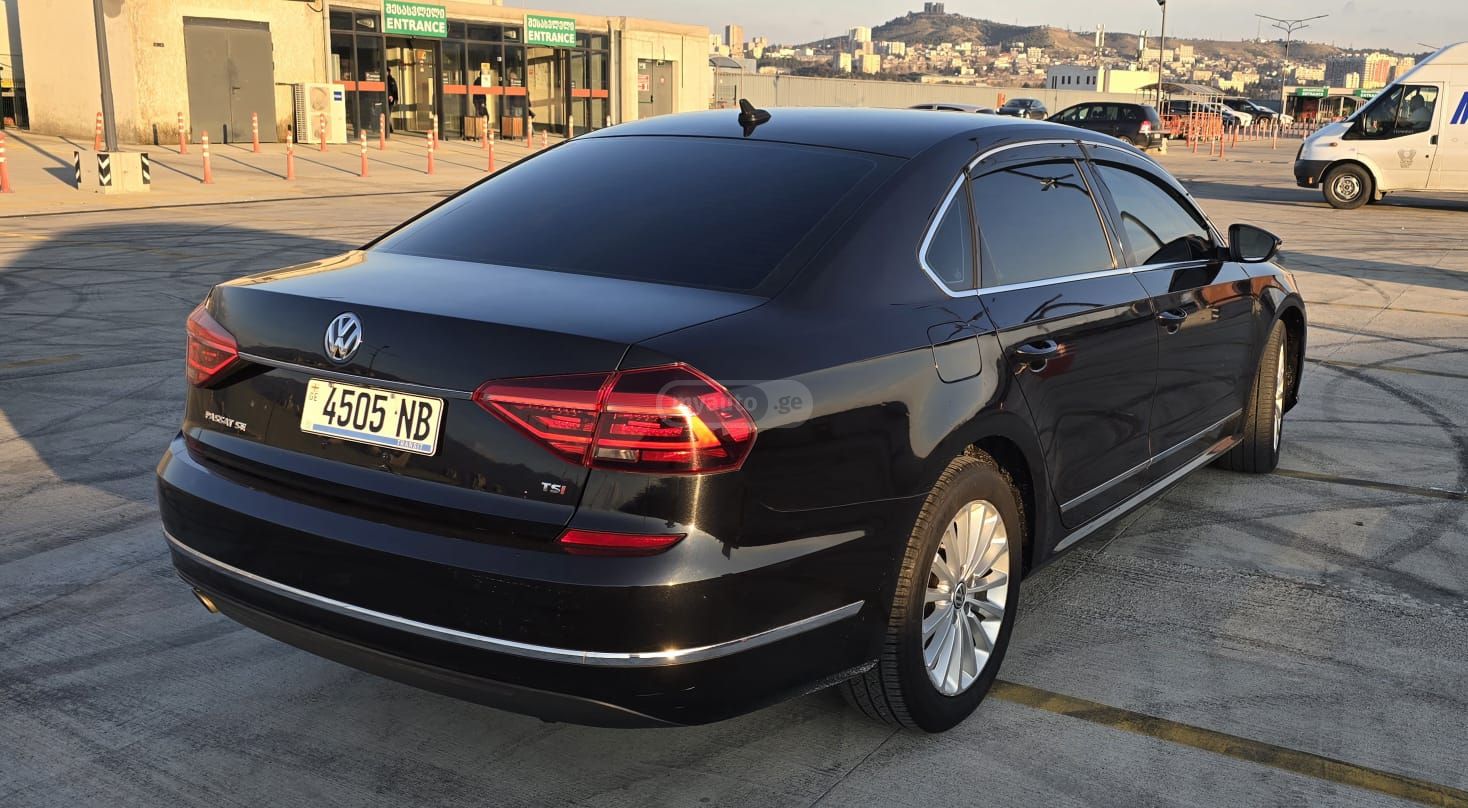 Volkswagen Passat - фото 6