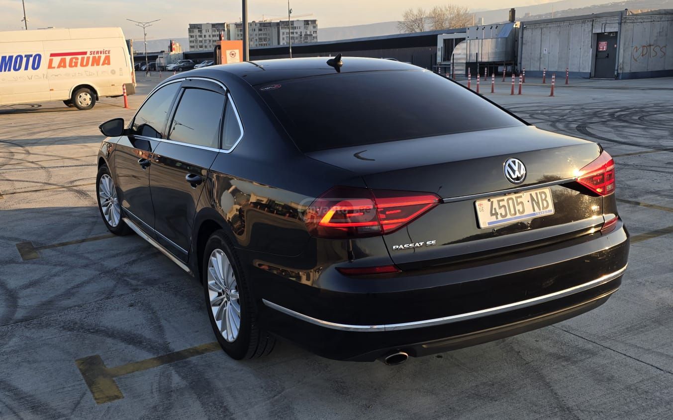 Volkswagen Passat - фото 7