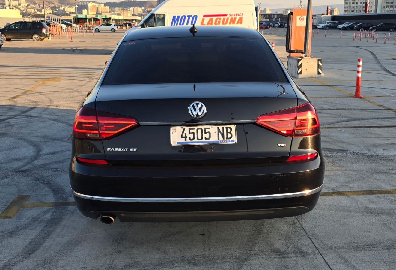 Volkswagen Passat - фото 8