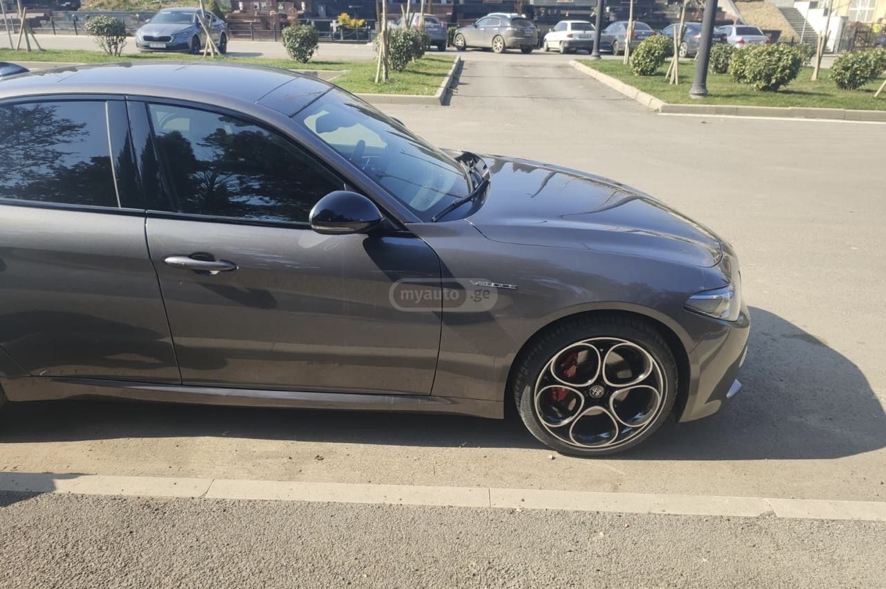 Alfa Romeo Giulia - фото 4