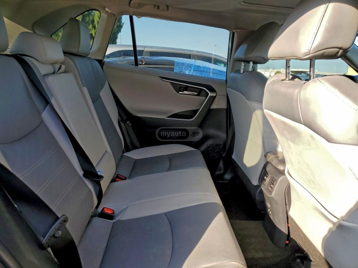 Toyota RAV 4 - фото 11