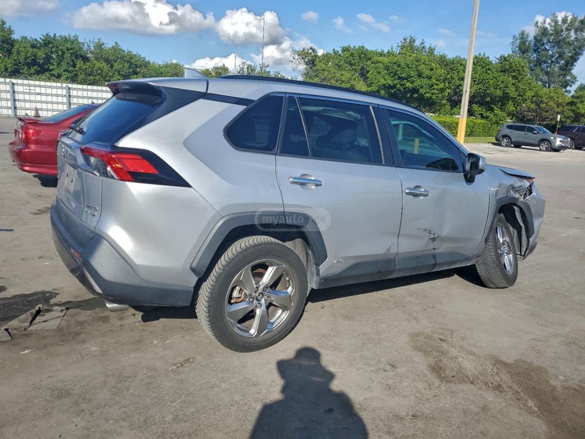 Toyota RAV 4 - фото 3