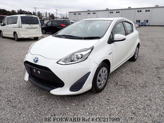 Toyota Aqua - фото 1