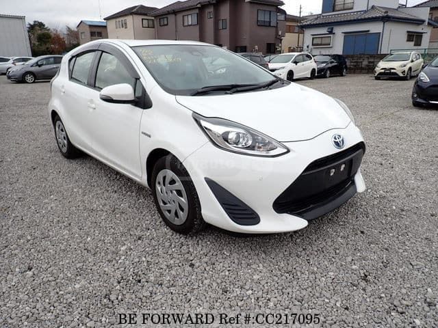 Toyota Aqua - фото 2