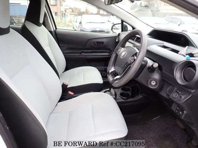 Toyota Aqua - фото 7