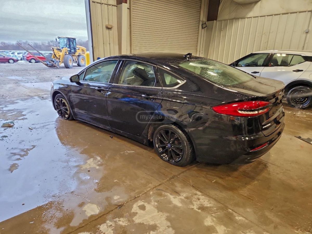 Ford Fusion - фото 2