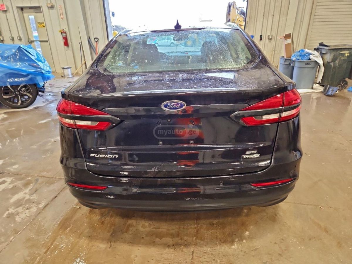 Ford Fusion - фото 6