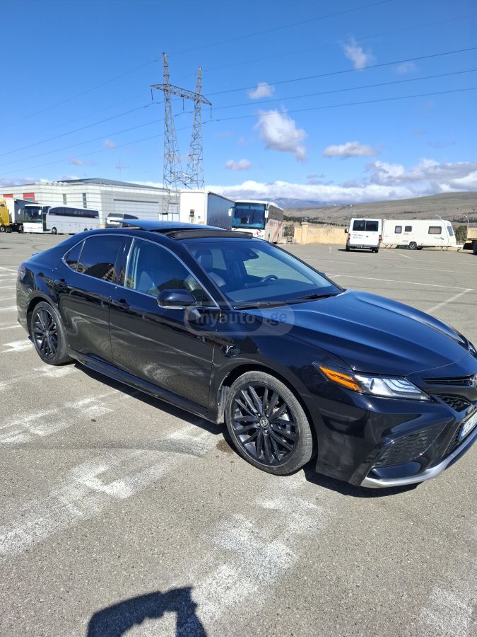 Toyota Camry - фото 2