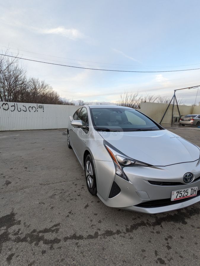Toyota Prius - фото 3